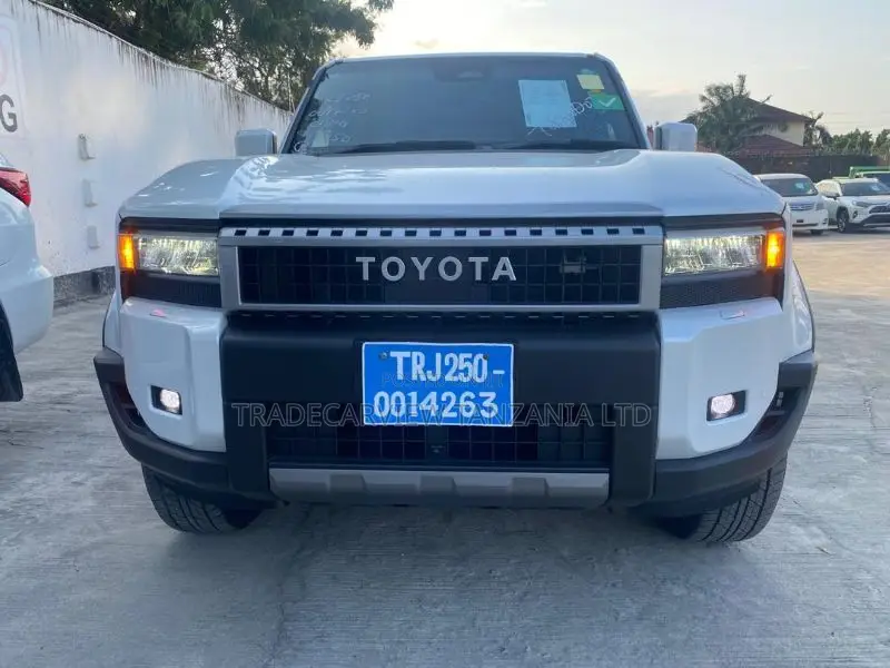 New Toyota Land Cruiser Prado 2.7 2024 White