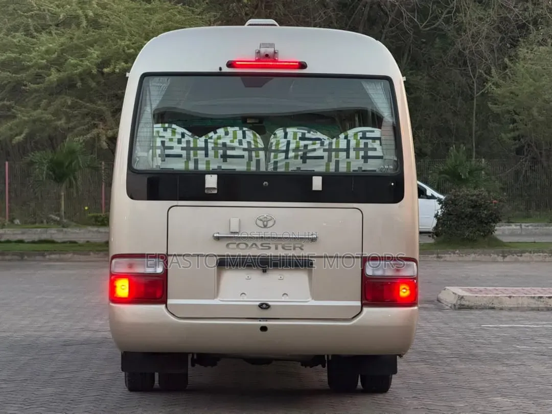 Toyota Coaster 2007 Gold