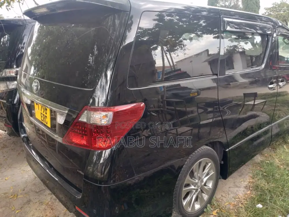 Toyota Alphard 2.4 Petrol FWD 2012 Black