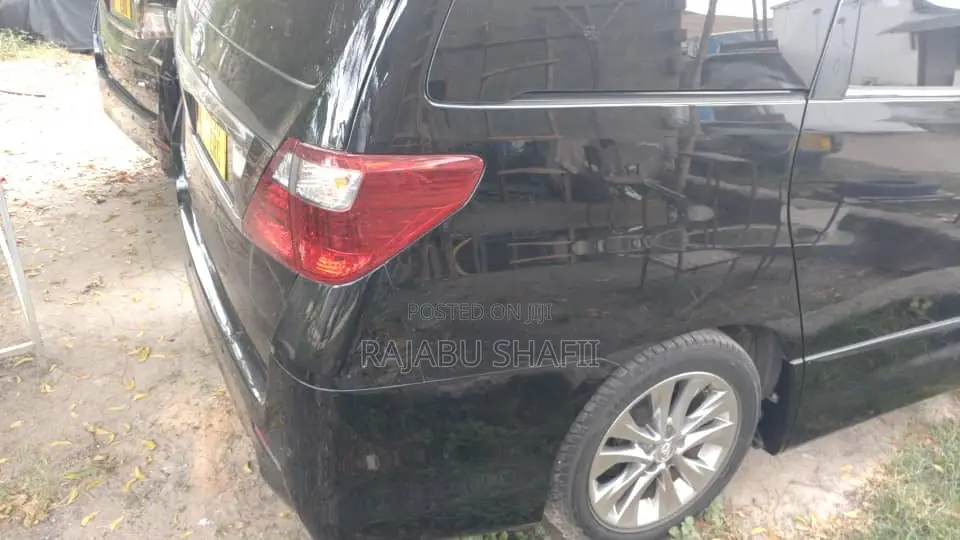 Toyota Alphard 2.4 Petrol FWD 2012 Black