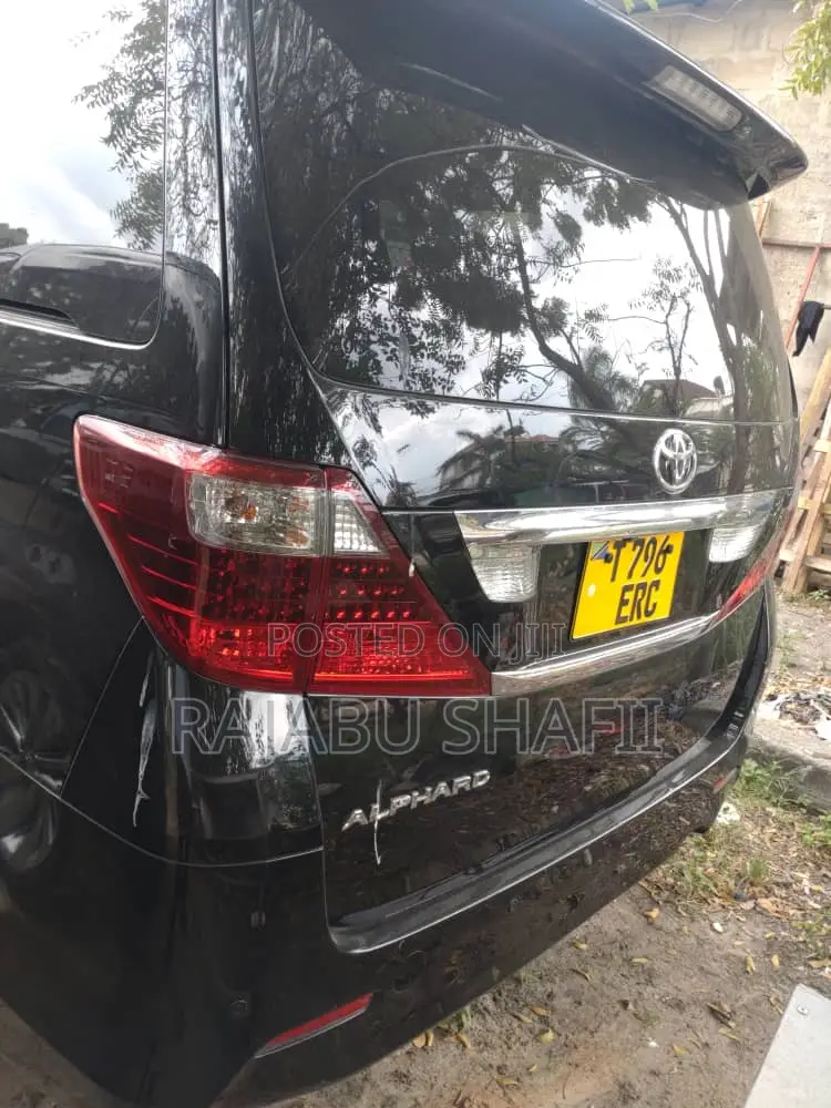 Toyota Alphard 2.4 Petrol FWD 2012 Black