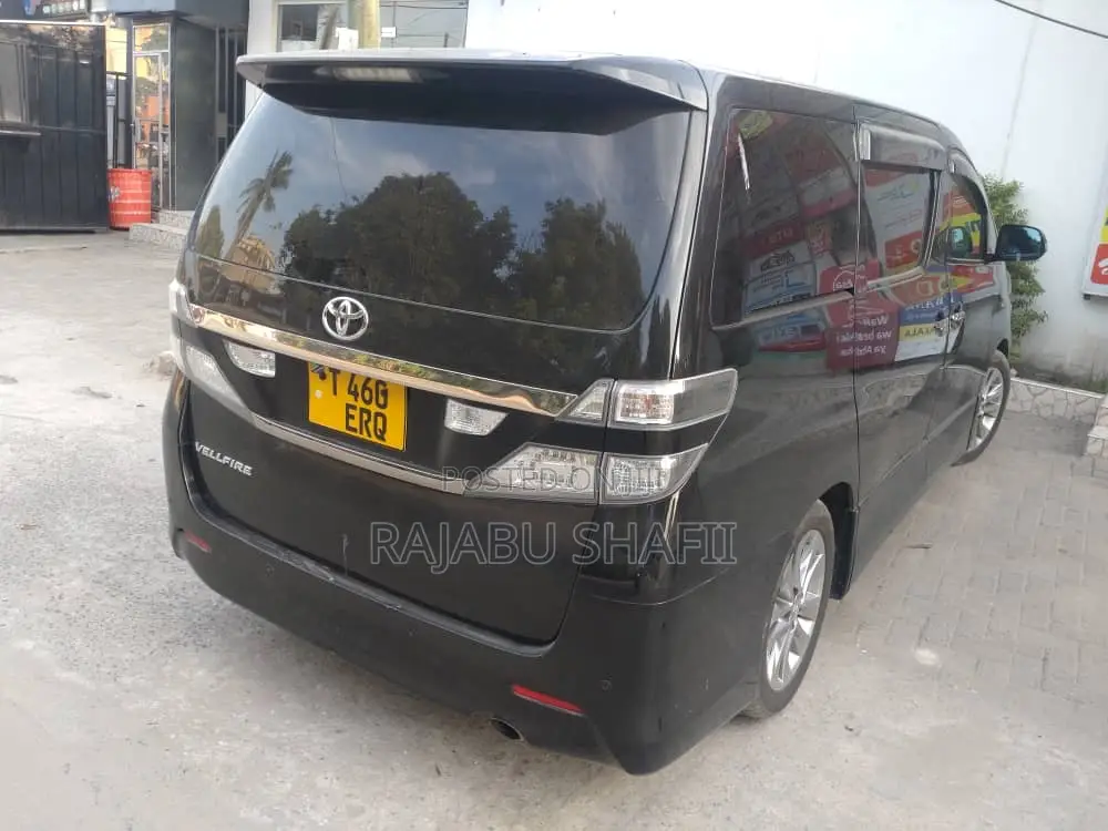 Toyota Vellfire V 2.4 FWD 7-Seater 2010 Black