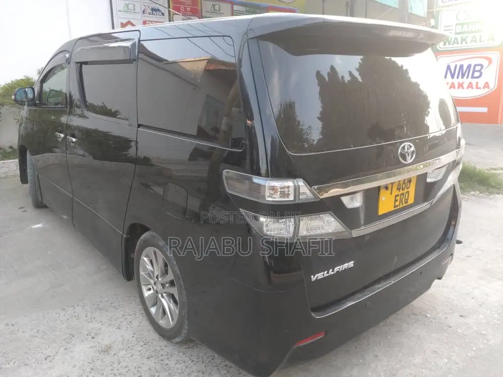 Toyota Vellfire V 2.4 FWD 7-Seater 2010 Black