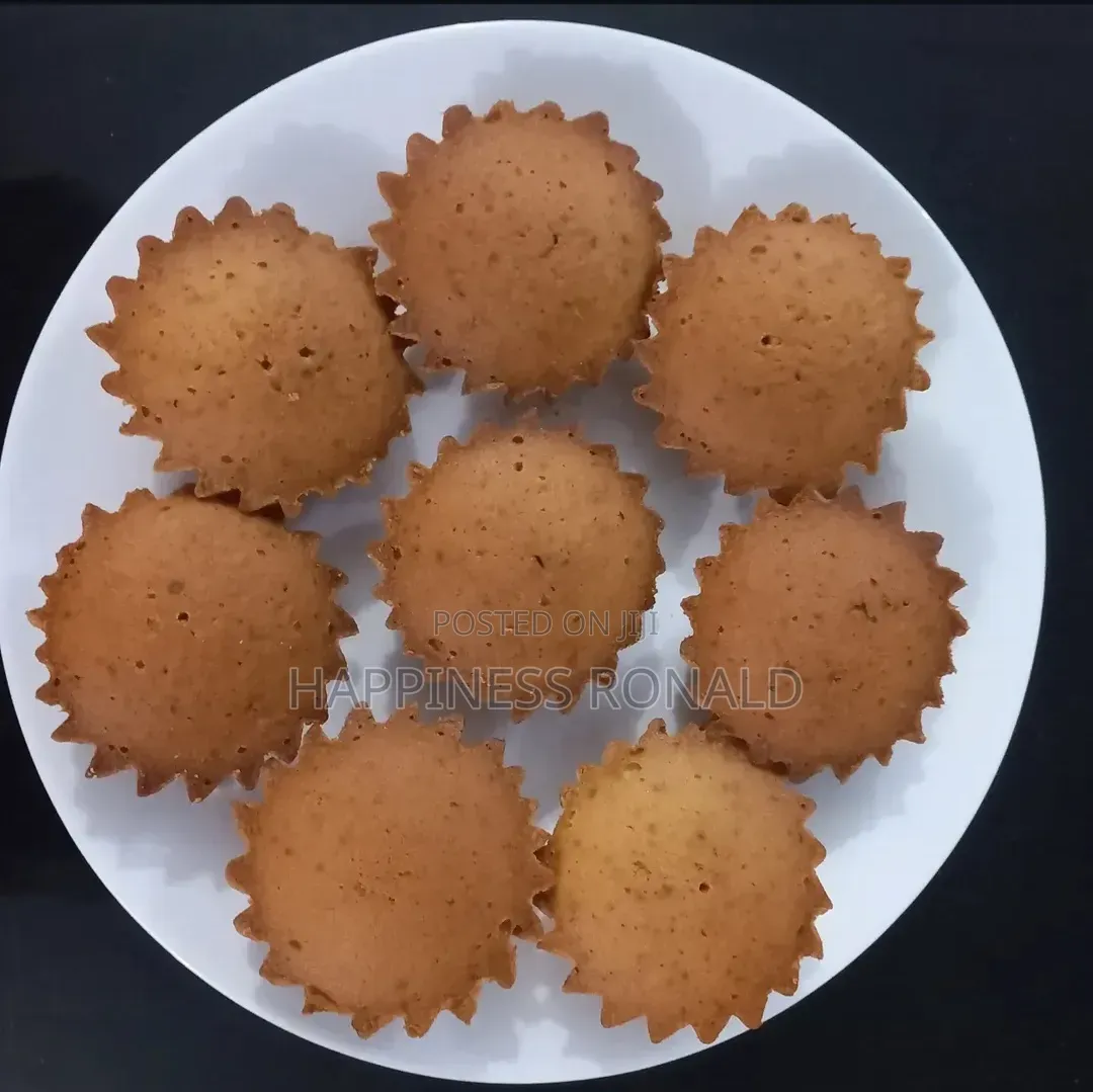 Juisi Ya Miwa Na Scones Na Cupcake Na Chapati