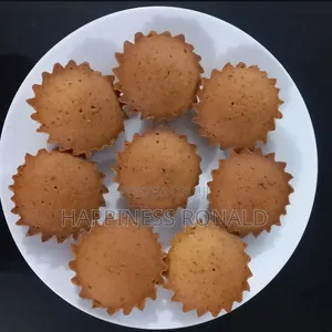 Juisi Ya Miwa Na Scones Na Cupcake Na Chapati