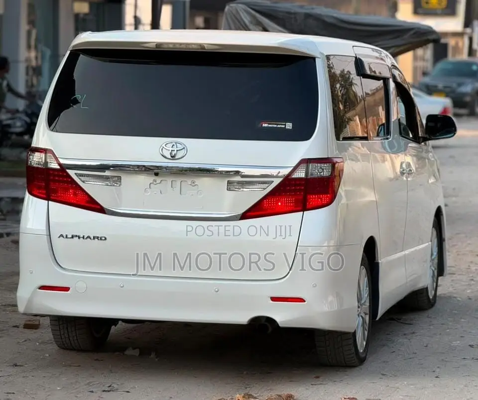 Toyota Alphard 2010 Pearl