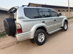 Toyota Land Cruiser Prado 2.7 16V 3dr 2000 Silver