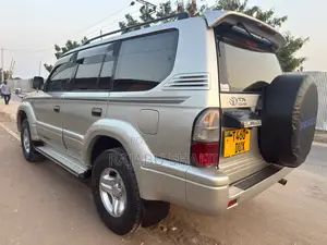 Toyota Land Cruiser Prado 2.7 16V 3dr 2000 Silver