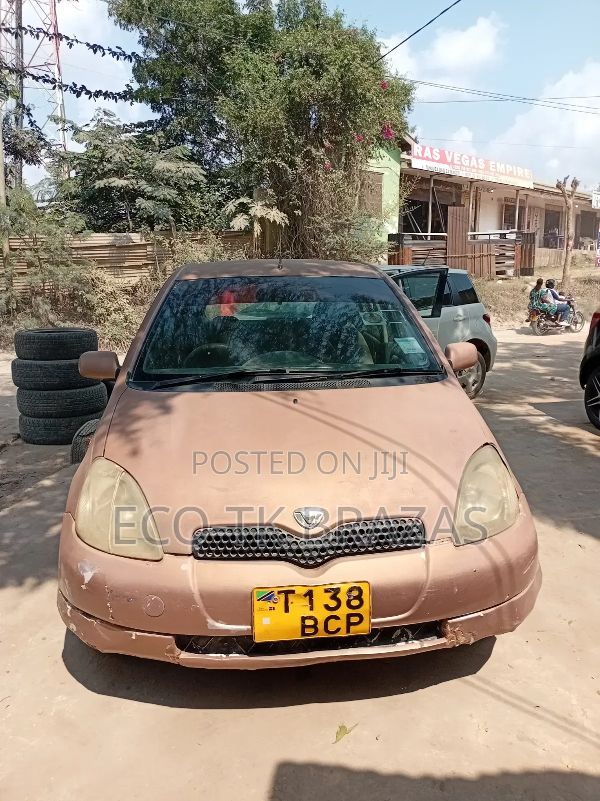 Toyota Vitz 2002 Pink