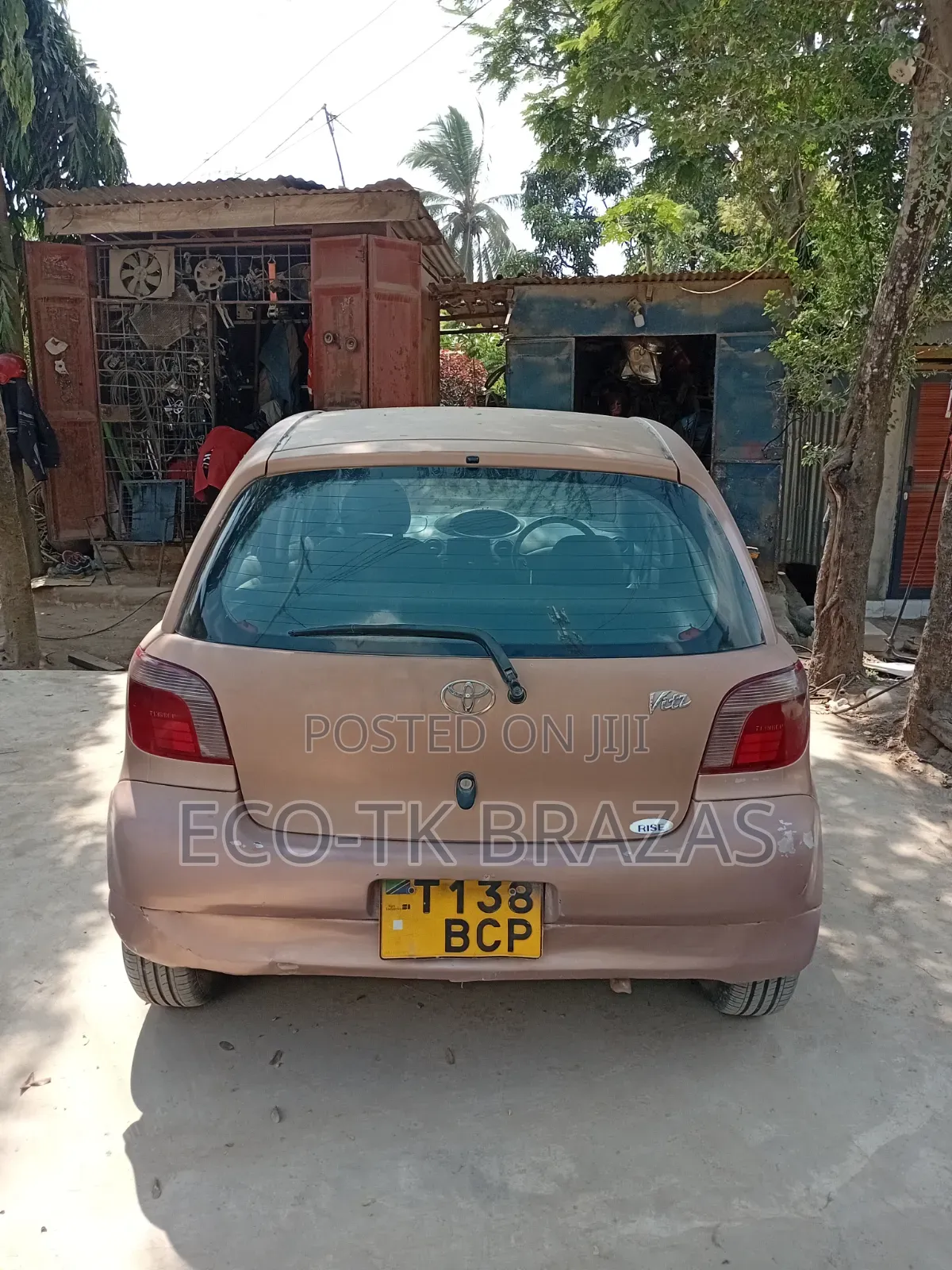 Toyota Vitz 2002 Pink