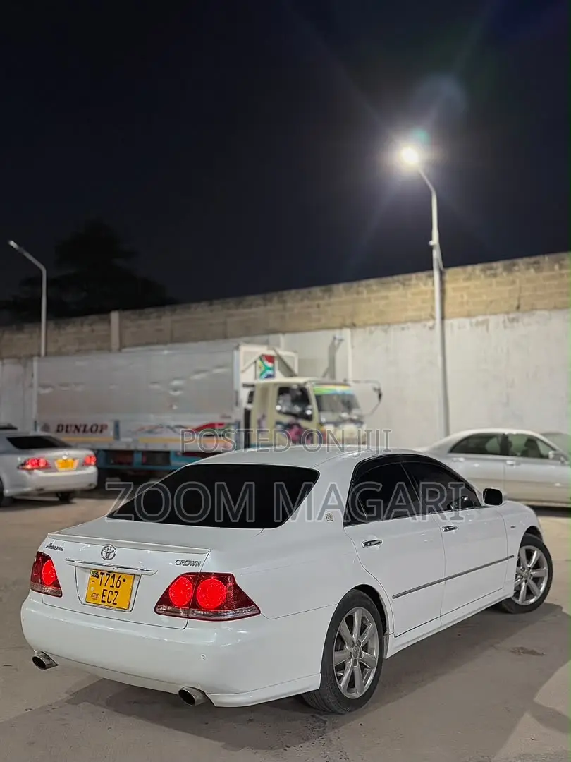 Toyota Crown 2006 Pearl