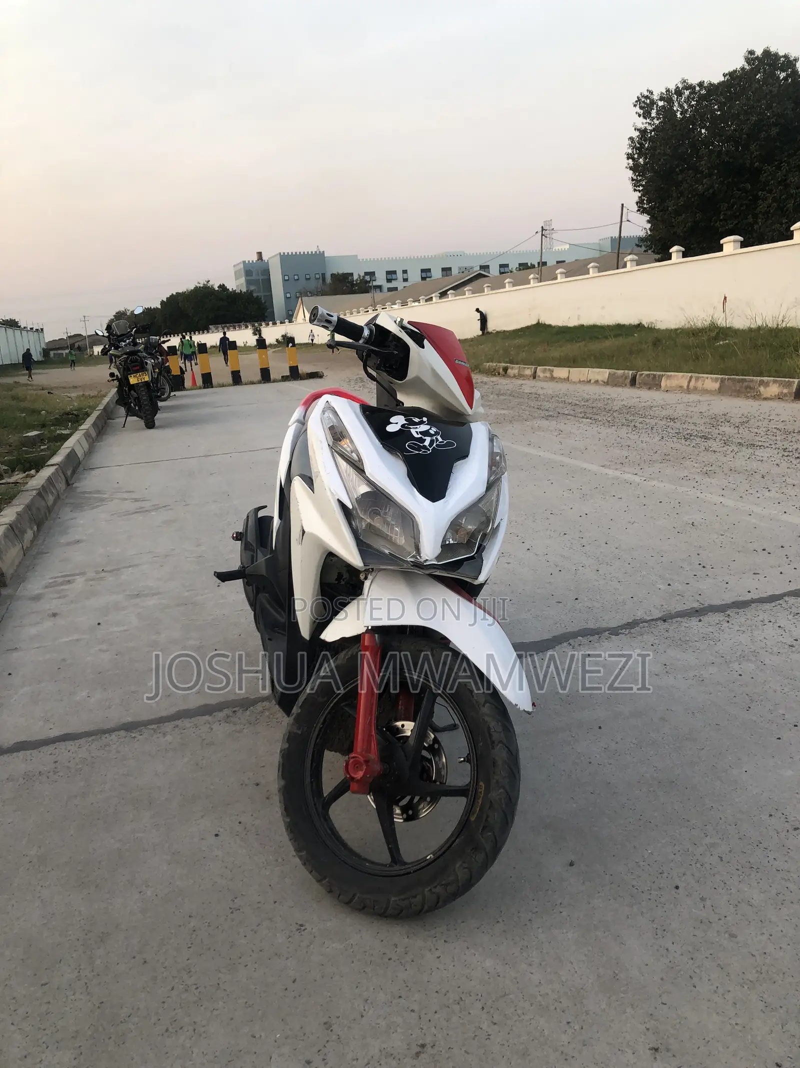 Honda CB 2014 White