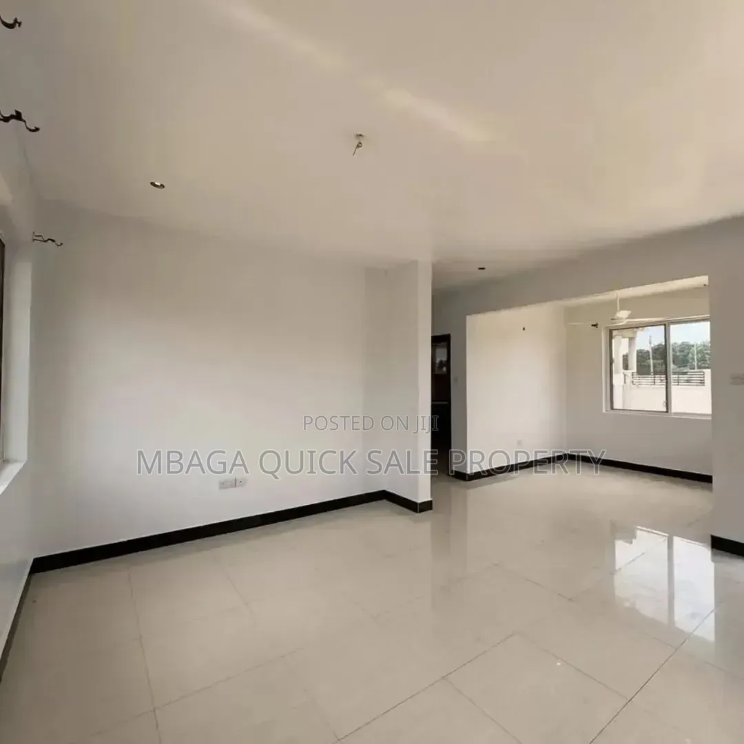 3bdrm House in Goba for sale