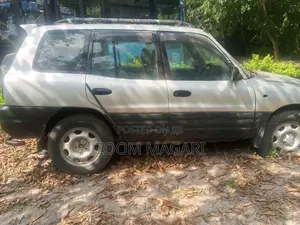Toyota RAV4 1997 Silver