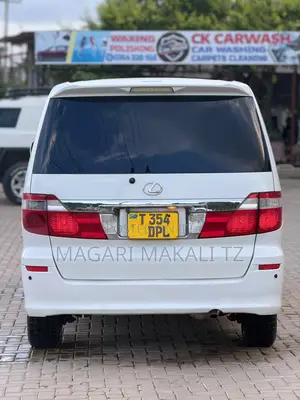 Toyota Alphard 2.4 Petrol AWD 2005 White