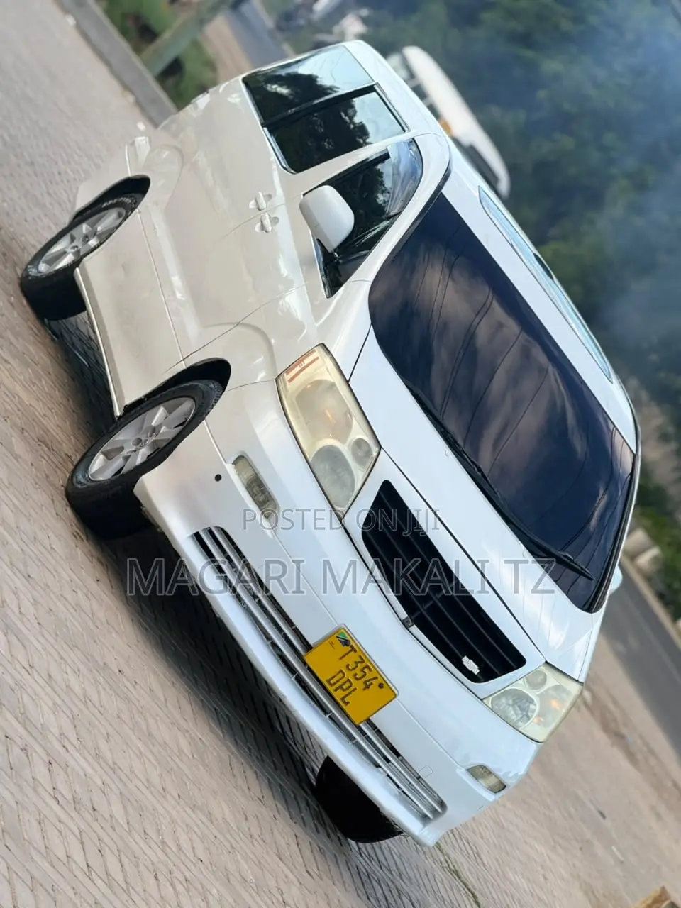 Toyota Alphard 2.4 Petrol AWD 2005 White