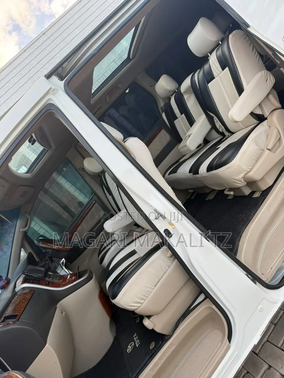 Toyota Alphard 2.4 Petrol AWD 2005 White