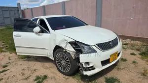 Toyota Crown 2009 White