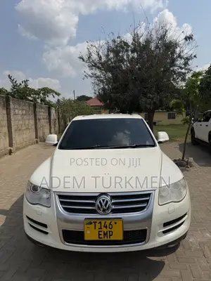 Volkswagen Touareg 2010 White
