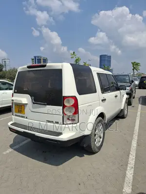 Land Rover Discovery 2010 White