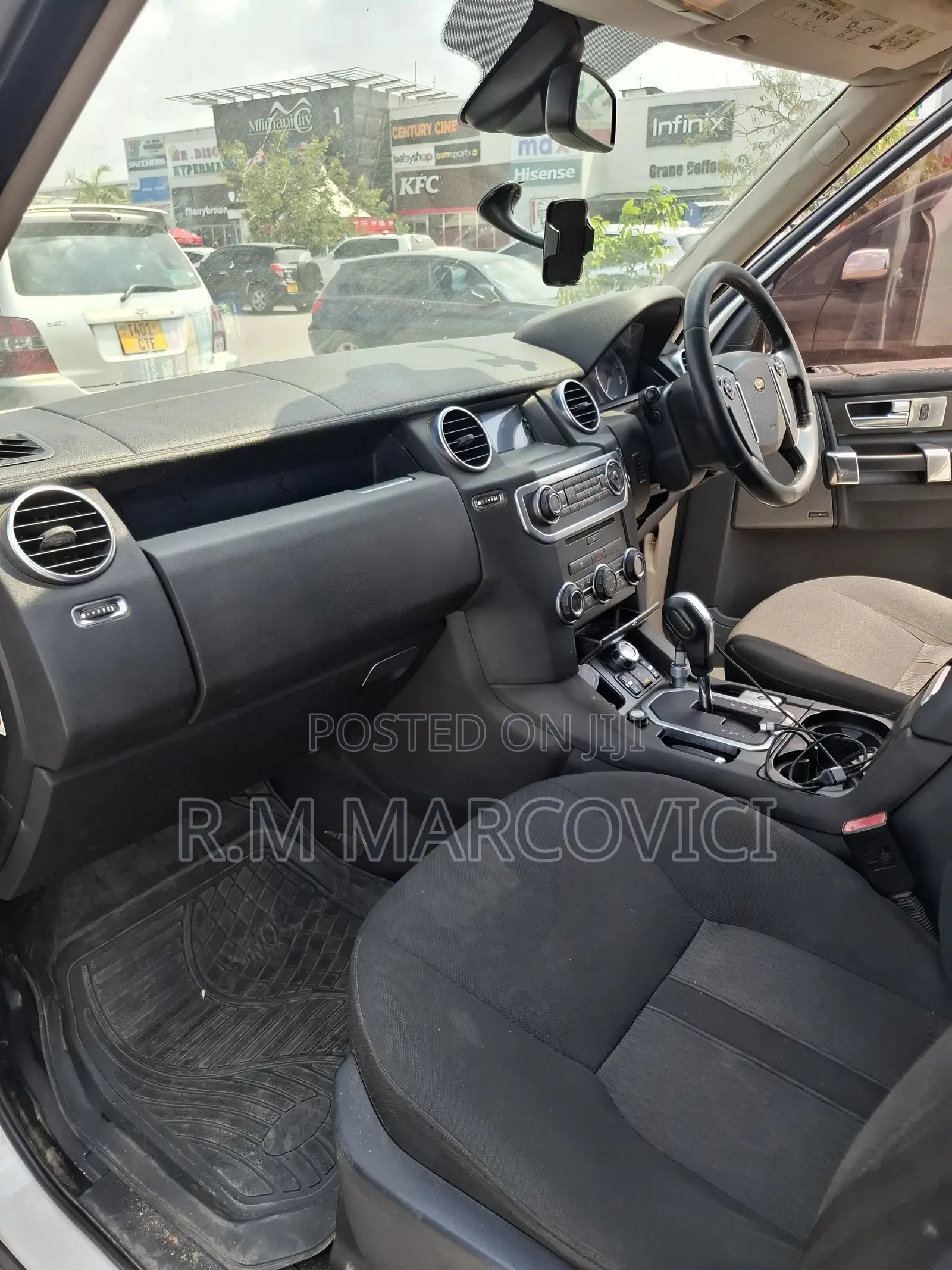Land Rover Discovery 2010 White