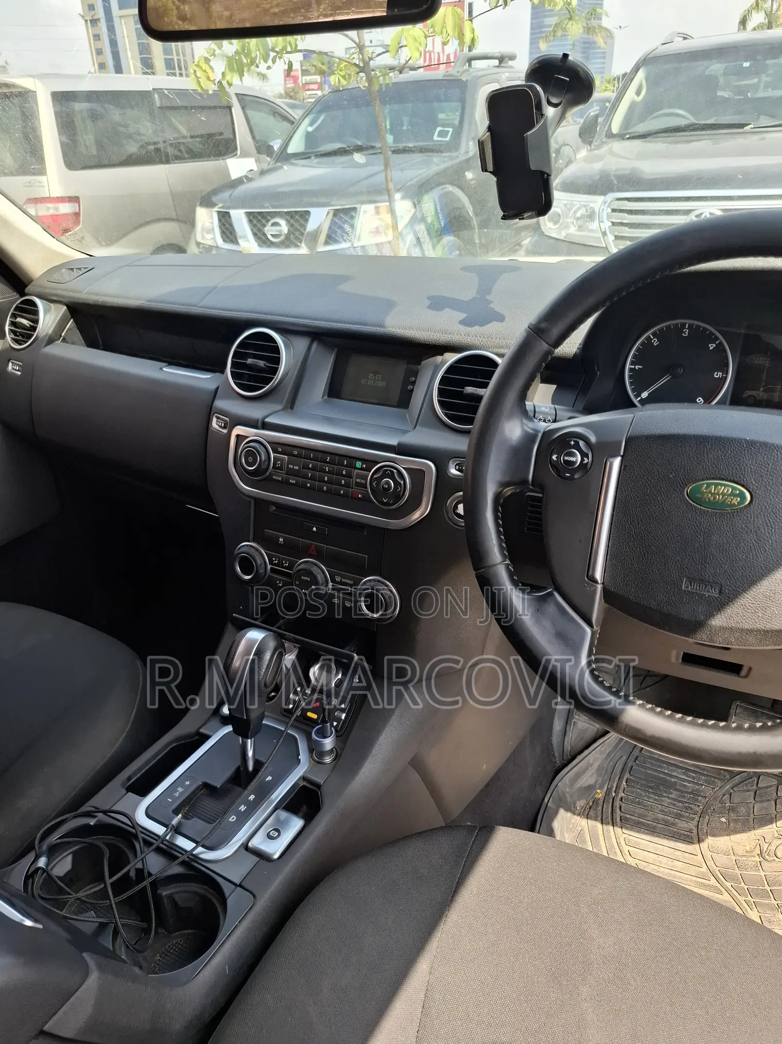 Land Rover Discovery 2010 White