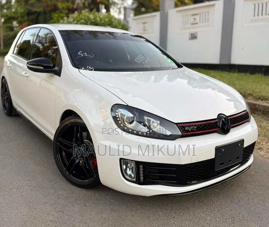 Volkswagen Golf GTI 2011 White