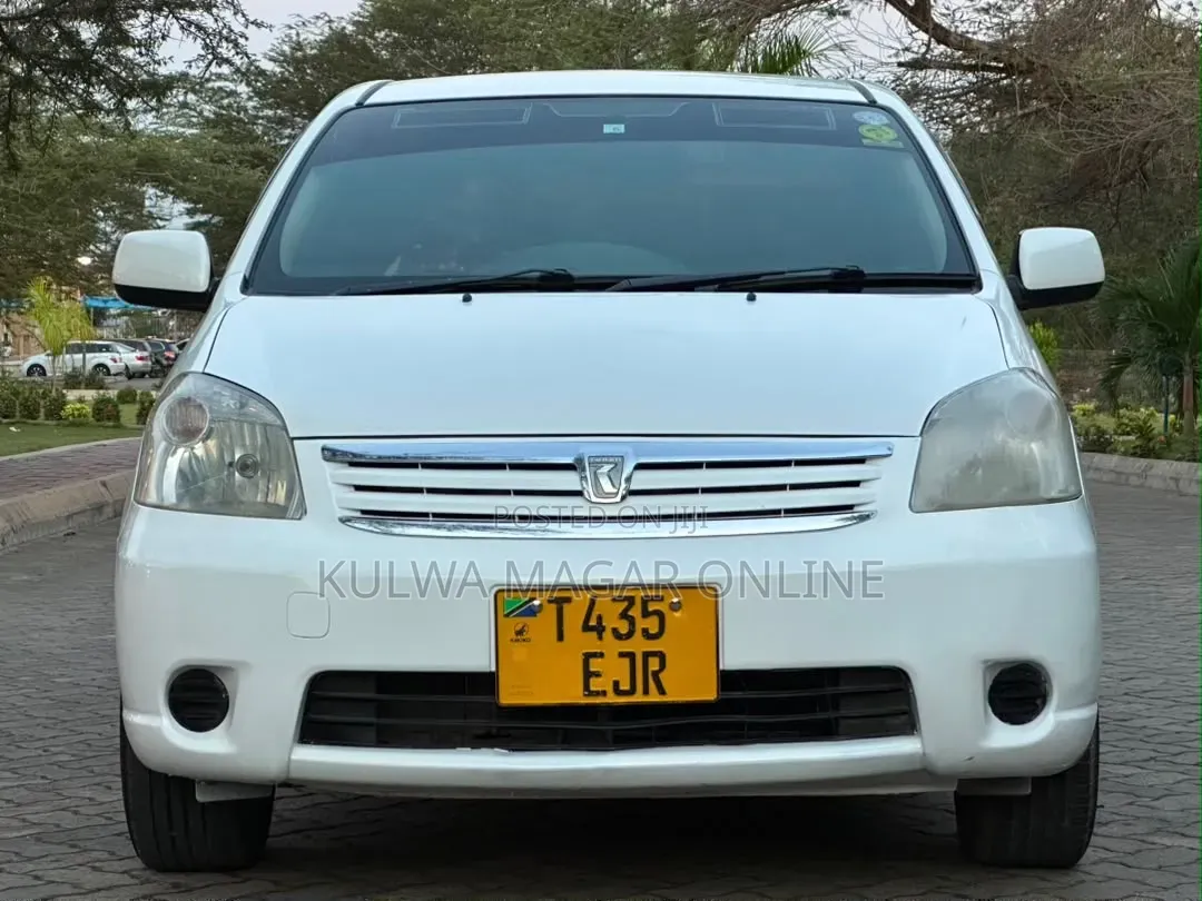 Toyota Raum 2005 White