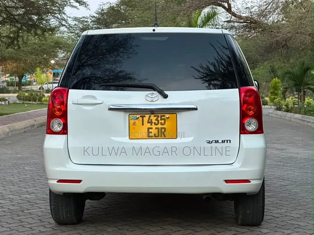 Toyota Raum 2005 White