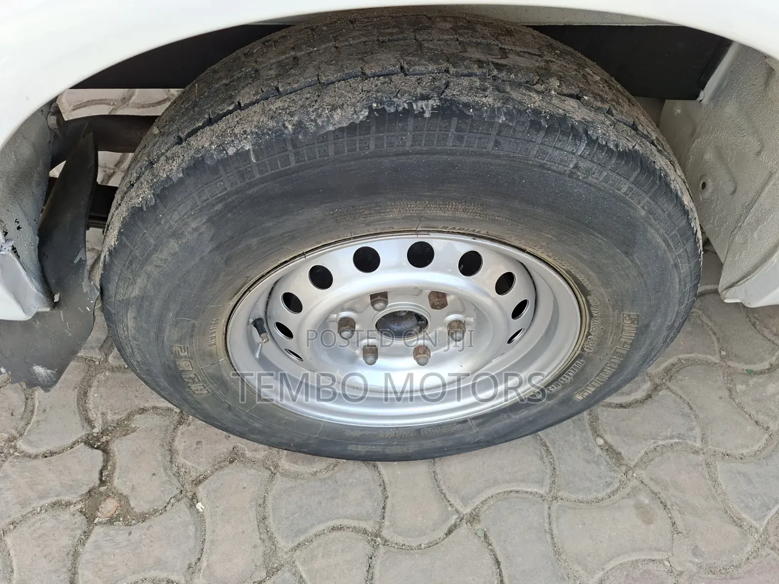 Toyota HiAce 2000 White