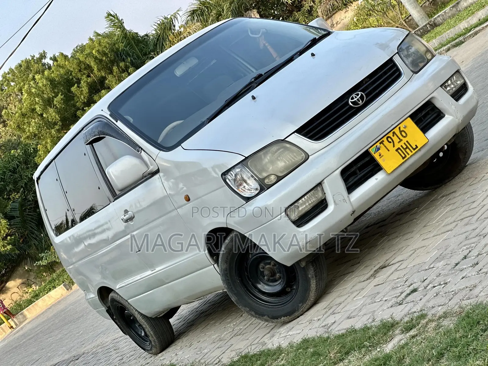 Toyota TownAce Noah 2000 White