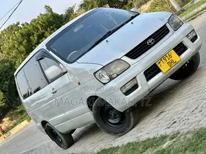Toyota TownAce Noah 2000 White
