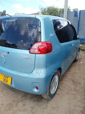 Toyota Porte 2010 Blue