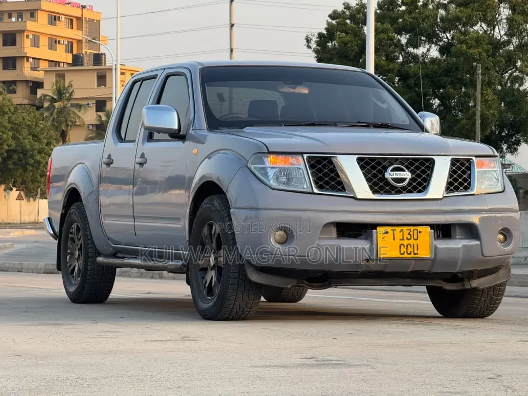 Nissan Navara 2008 Gray