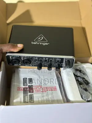 Behringer U-Phoria UMC202HD USB Audio Interface 24-Bit/192kHz