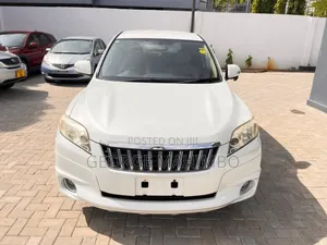Toyota Vanguard 2009 White