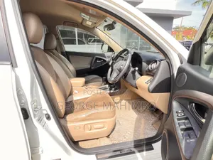 Toyota Vanguard 2009 White