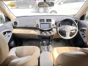 Toyota Vanguard 2009 White