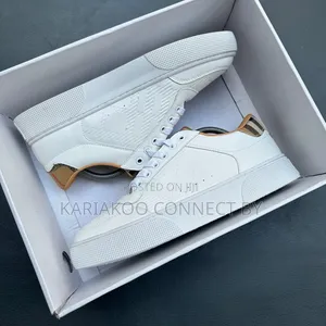 Men's Premium Sneakers With Classic Plaid Detailing