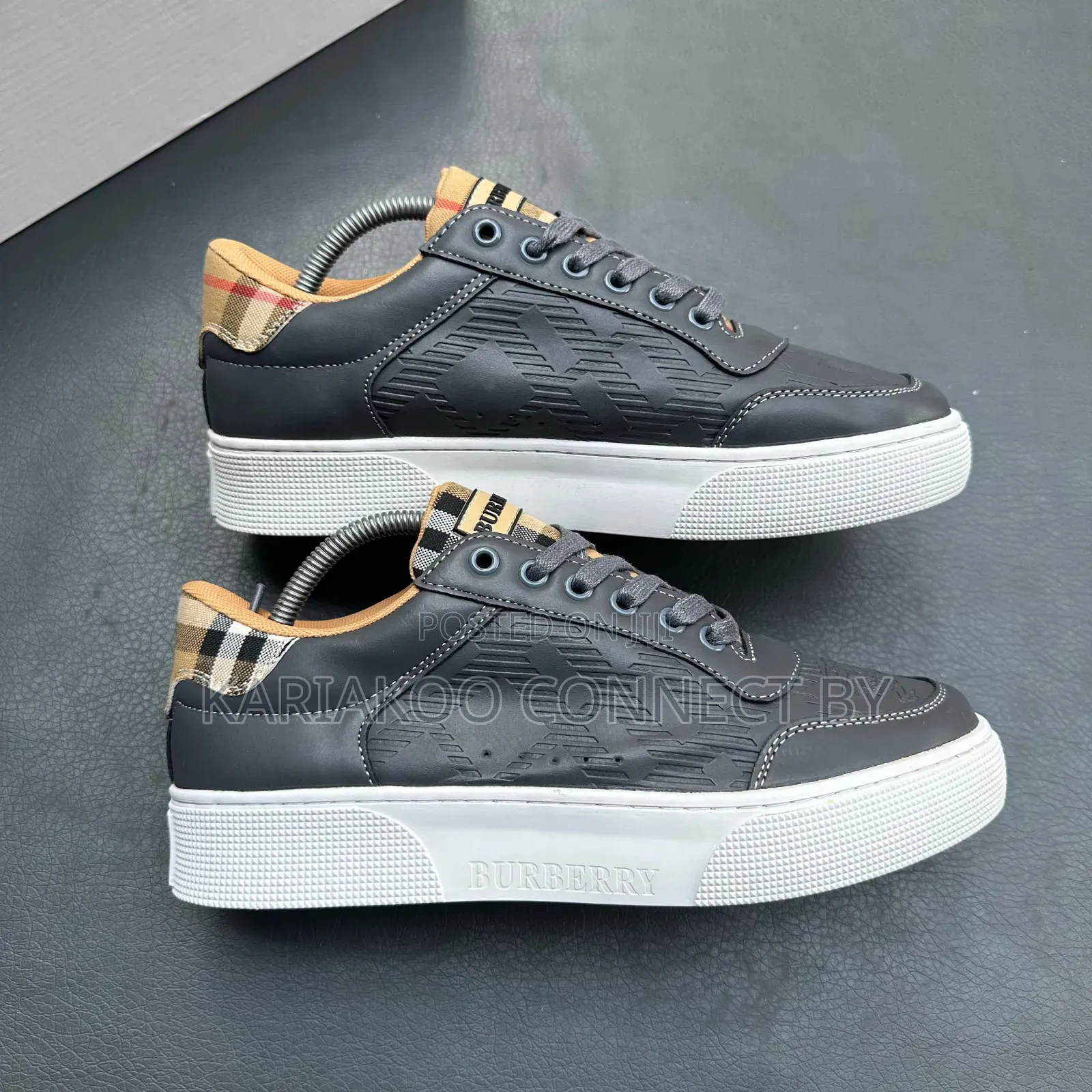 Men's Premium Sneakers With Classic Plaid Detailing