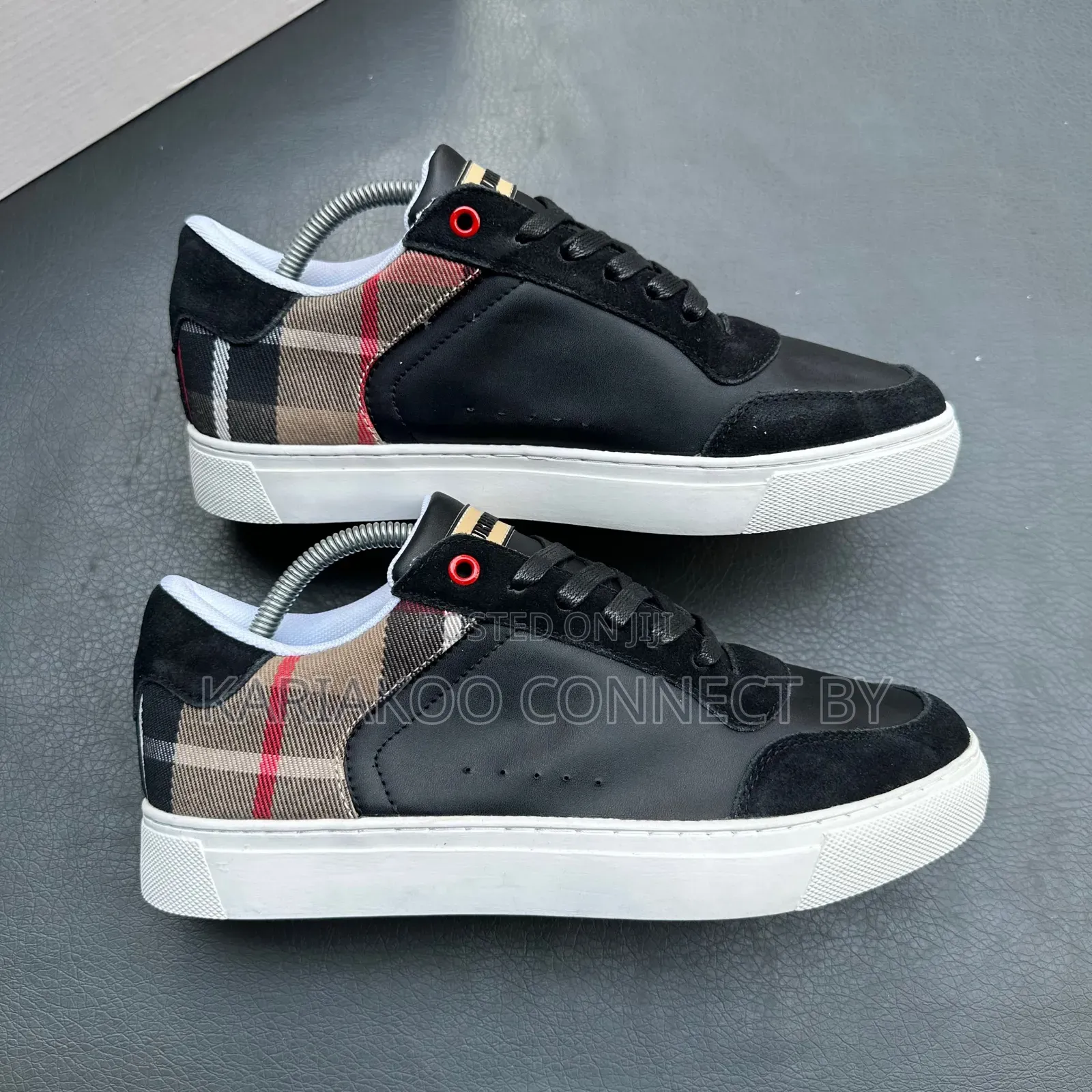 Men's Premium Sneakers With Classic Plaid Detailing