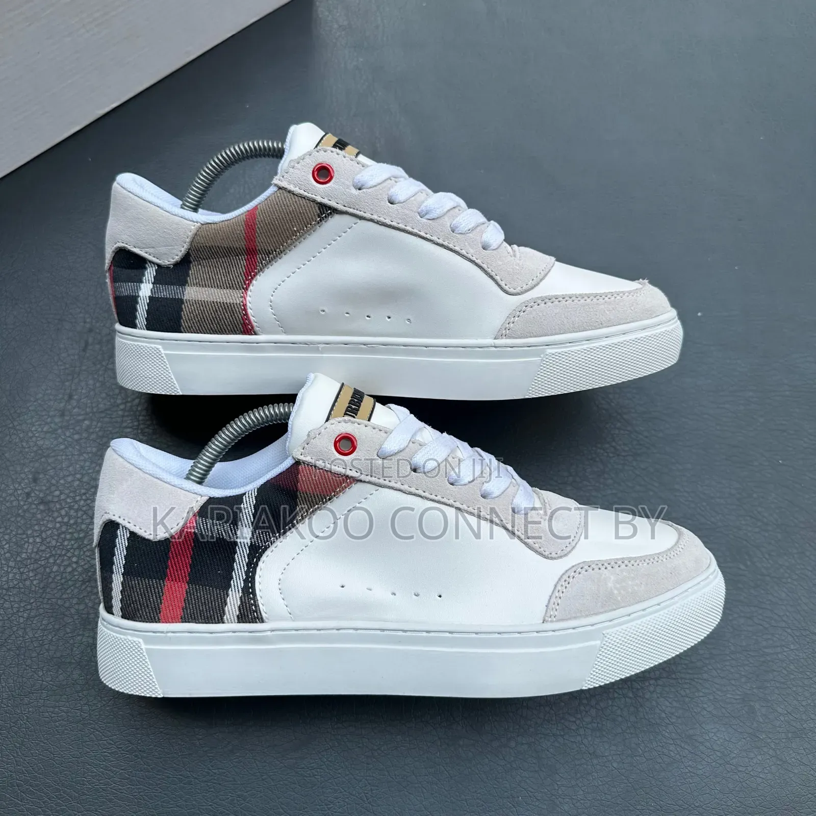 Men's Premium Sneakers With Classic Plaid Detailing