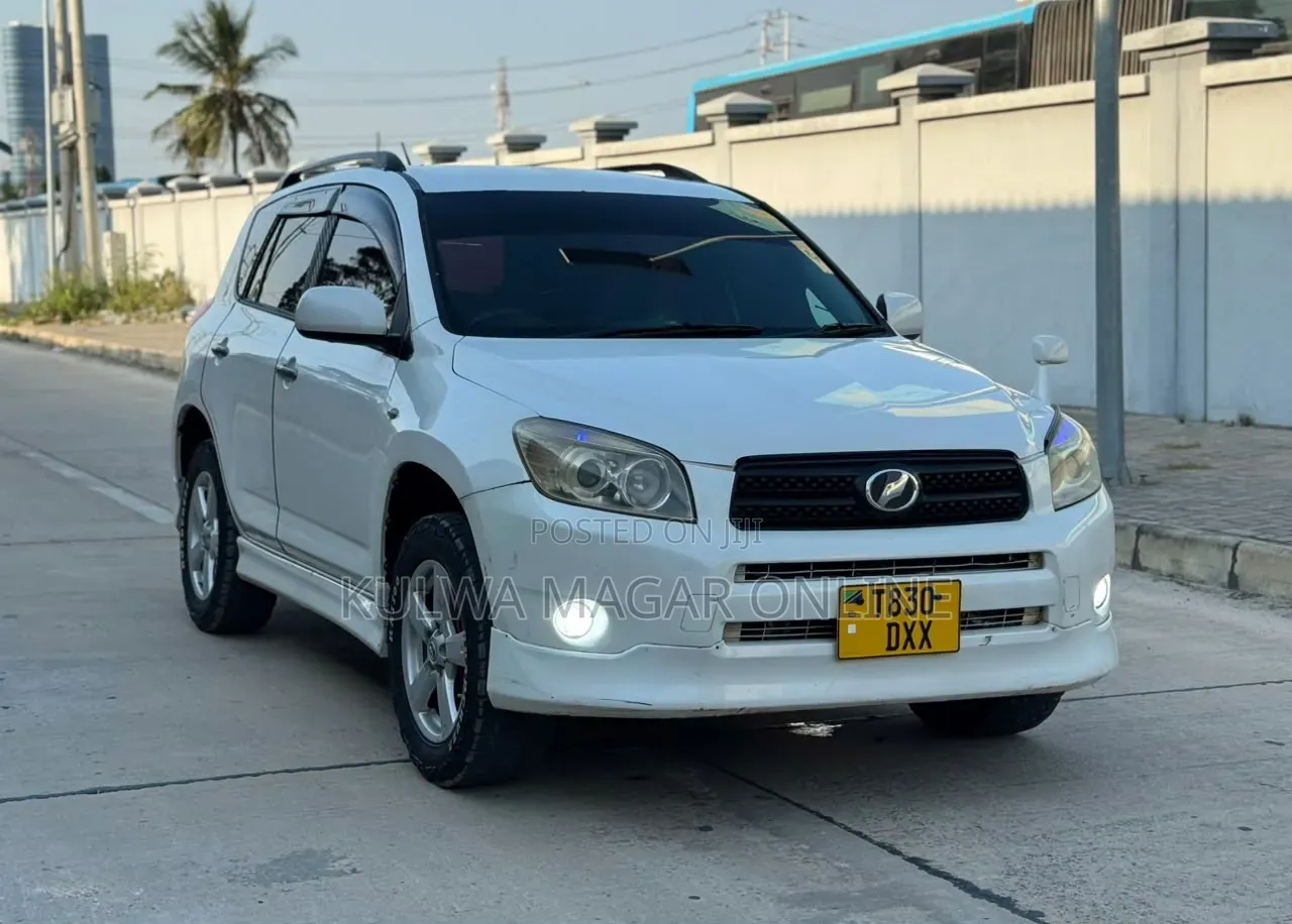 Toyota RAV4 2006 White