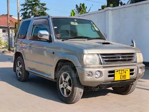 Mitsubishi Pajero 2001 Gray