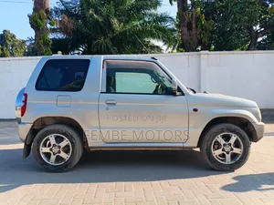 Mitsubishi Pajero 2001 Gray