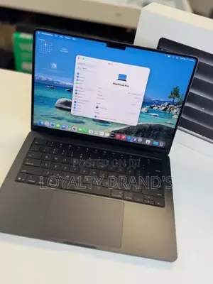 New Laptop Apple MacBook Pro 2025 M5 16GB Apple M5 SSD 512GB