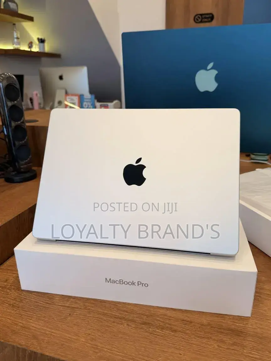 New Laptop Apple MacBook Pro 2026 M5 Pro 24GB Apple M5 Pro SSD 512GB