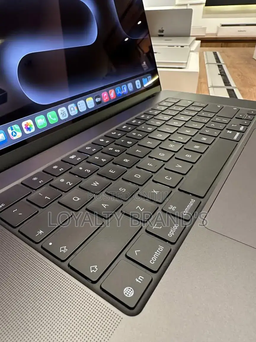New Laptop Apple MacBook Pro 2025 M5 16GB Apple M5 SSD 1T