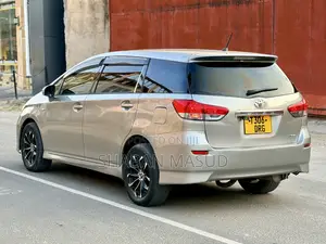 Toyota Wish 2010 Beige