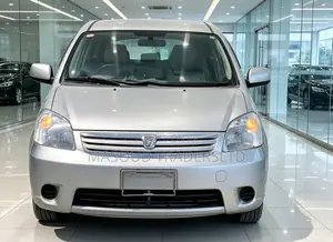 Toyota Raum 2006 Silver